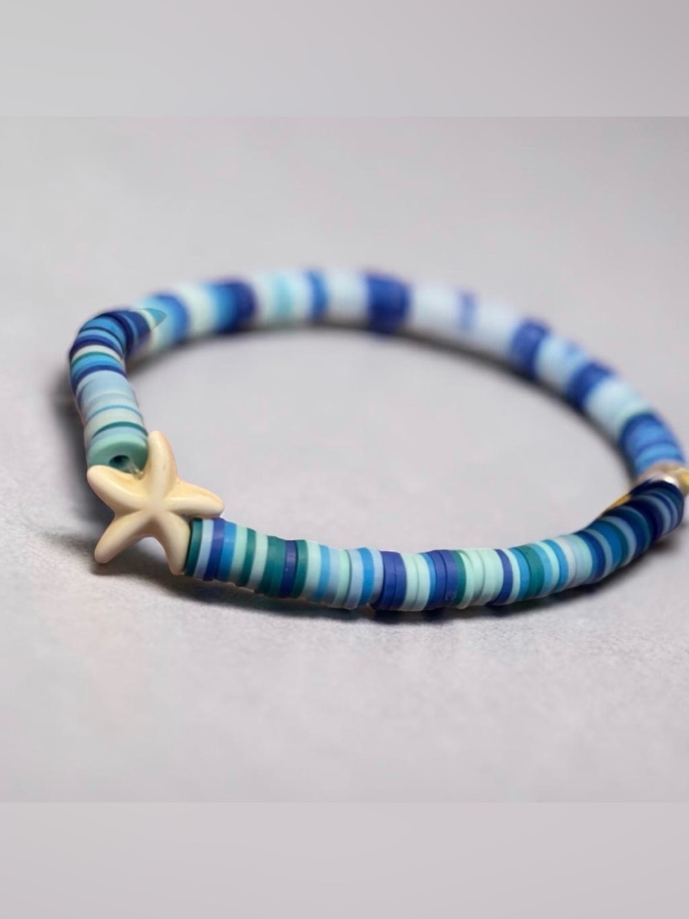 Sea Star Mermaid Vibes Heishi Beaded Bracelet - Blue Ombre & White Starfish
